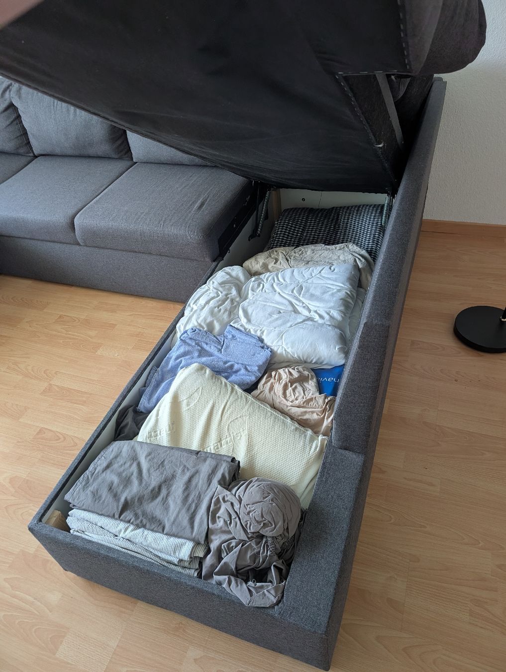 Divani: Ecksofa mit Bettfunktion und Stauraum grau vom Ysk – Usato da Chur venduto da agn_j9n2 1