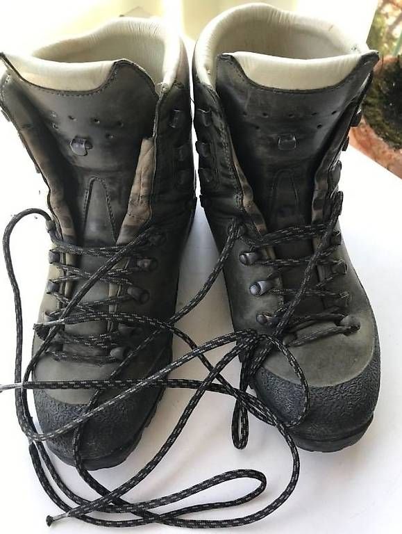 Hanwag Scarpe da donna: Wanderschuh, Marke Hanwag, Sohle Vibram, Gr. 40.5 – Usato da Männedorf venduto da javi020