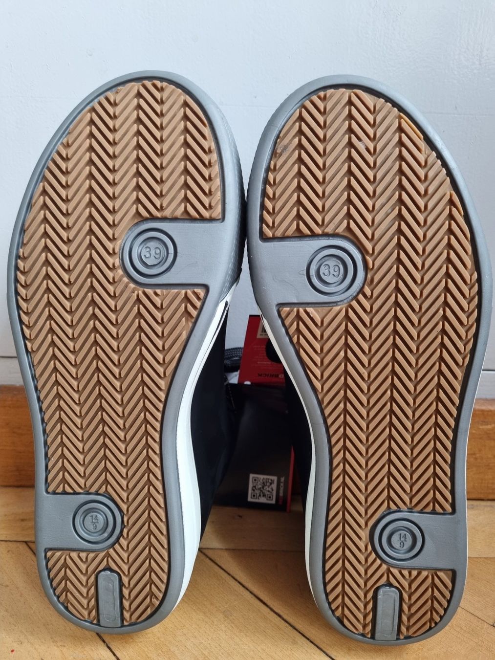 Scarpe da uomo: Red Brick Sicherheitsschuhe Grösse39 – Nuovo e nell'imballaggio originale da Schönenwerd venduto da Chez_Mimi 5