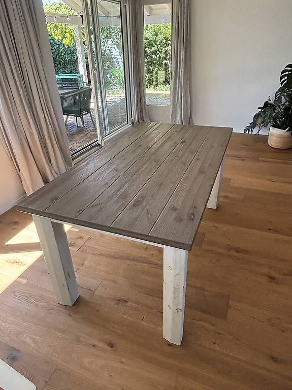 Set de table et chaises: Rustikaler Esstisch mit 4 Stühlen im Landhausstil – D'occasion à Jegenstorf par Schwed03 1