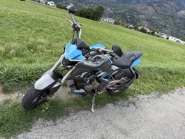 Motorrad Zontes 310R schwarz/blau gebraucht