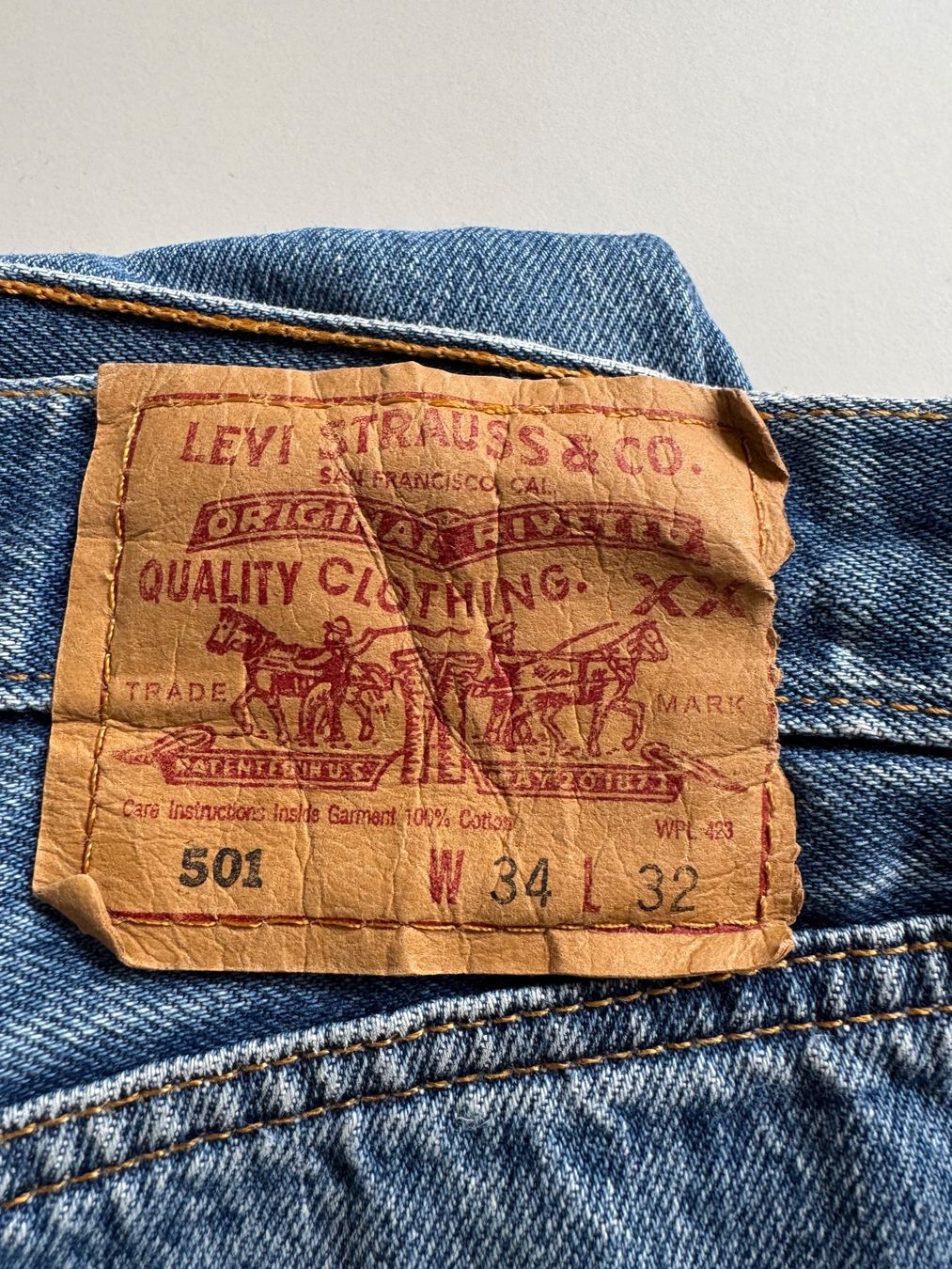 Levi's Jeans: Levis 501 denim W34 L32 with history – Usato da Neuchâtel venduto da _Easy_to_Find_ 1