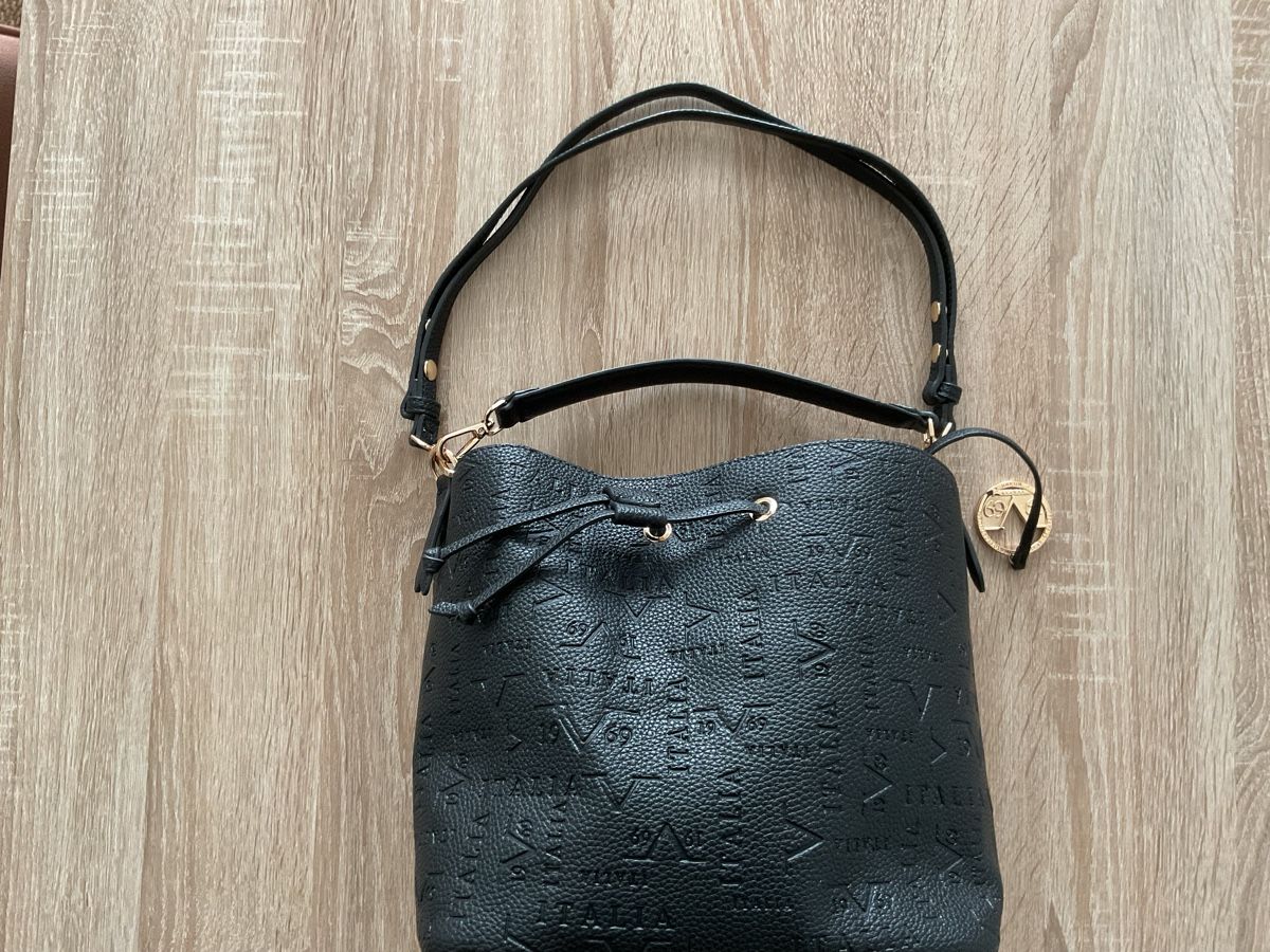 Versace Borse da donna: Versace Damentasche in Schwarz – Nuovo (secondo la descrizione) da Glattpark-Opfikon venduto da Zizzo
