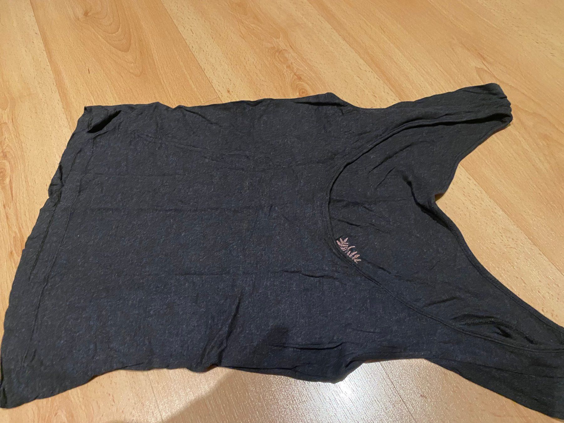 T-Shirts: Costume National T-shirt – Gebraucht aus Vaduz von RapunzelLissi 2