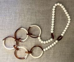 Collier Agatha Paris Vintage Blanc et Marron, Superbe Look!