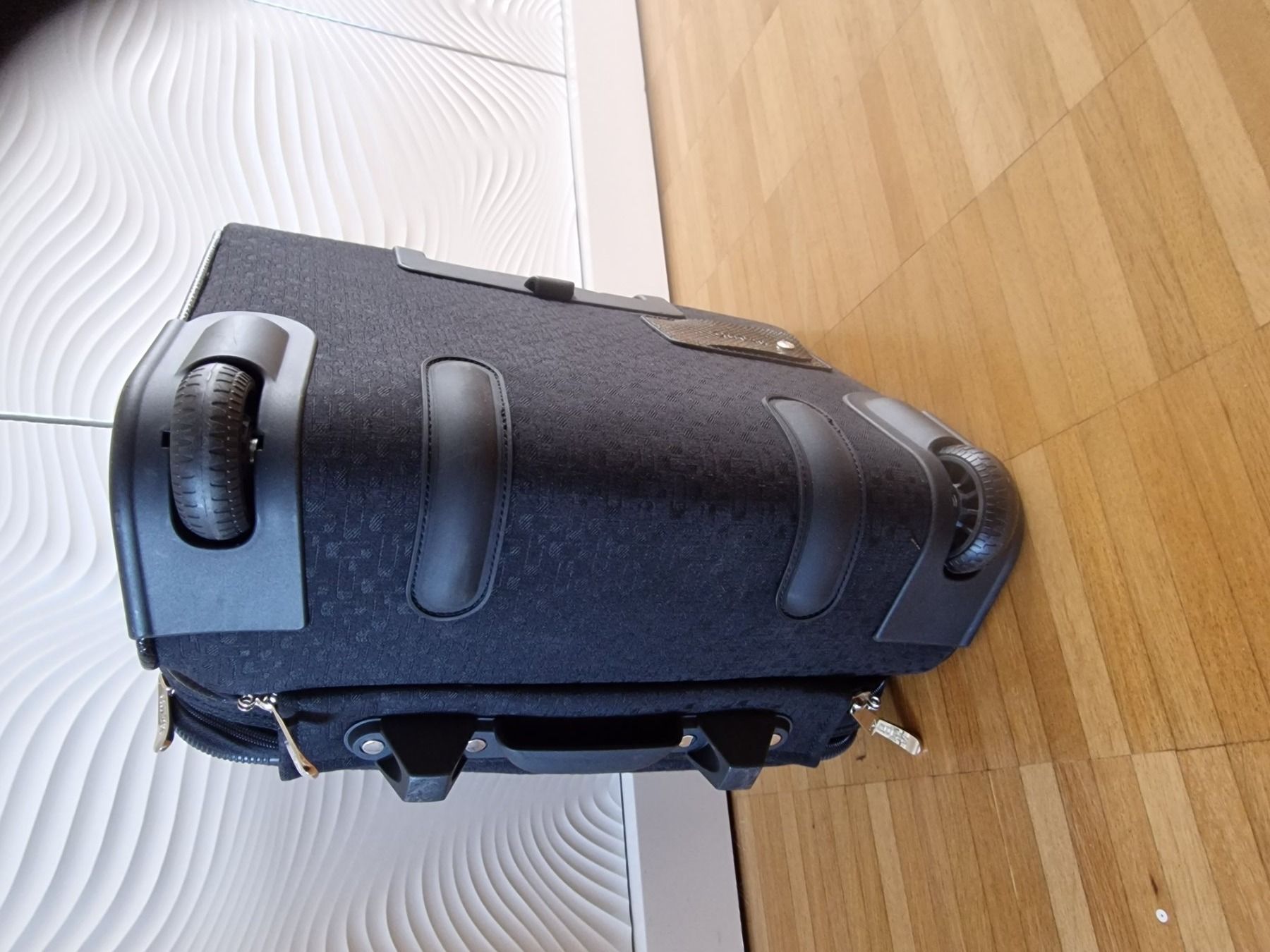 Altro in Aeronautica: Guess Business Trolley/ Koffer – Usato da Laufenburg venduto da may_r2st 3