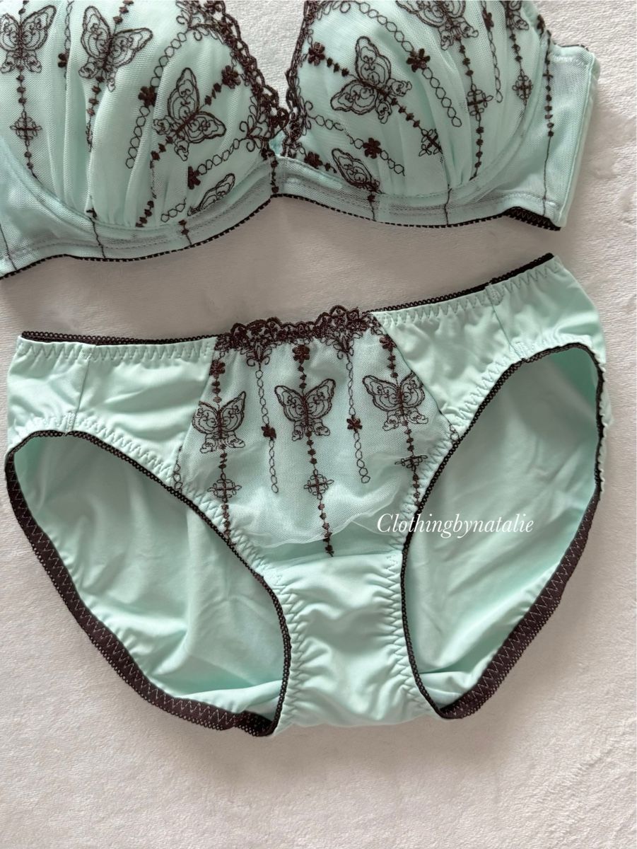 Sonstige Unterwäsche: Japanese Mint Lingerie Set Size 75C – Neu und originalverpackt aus Menzingen von Loveshopping 5