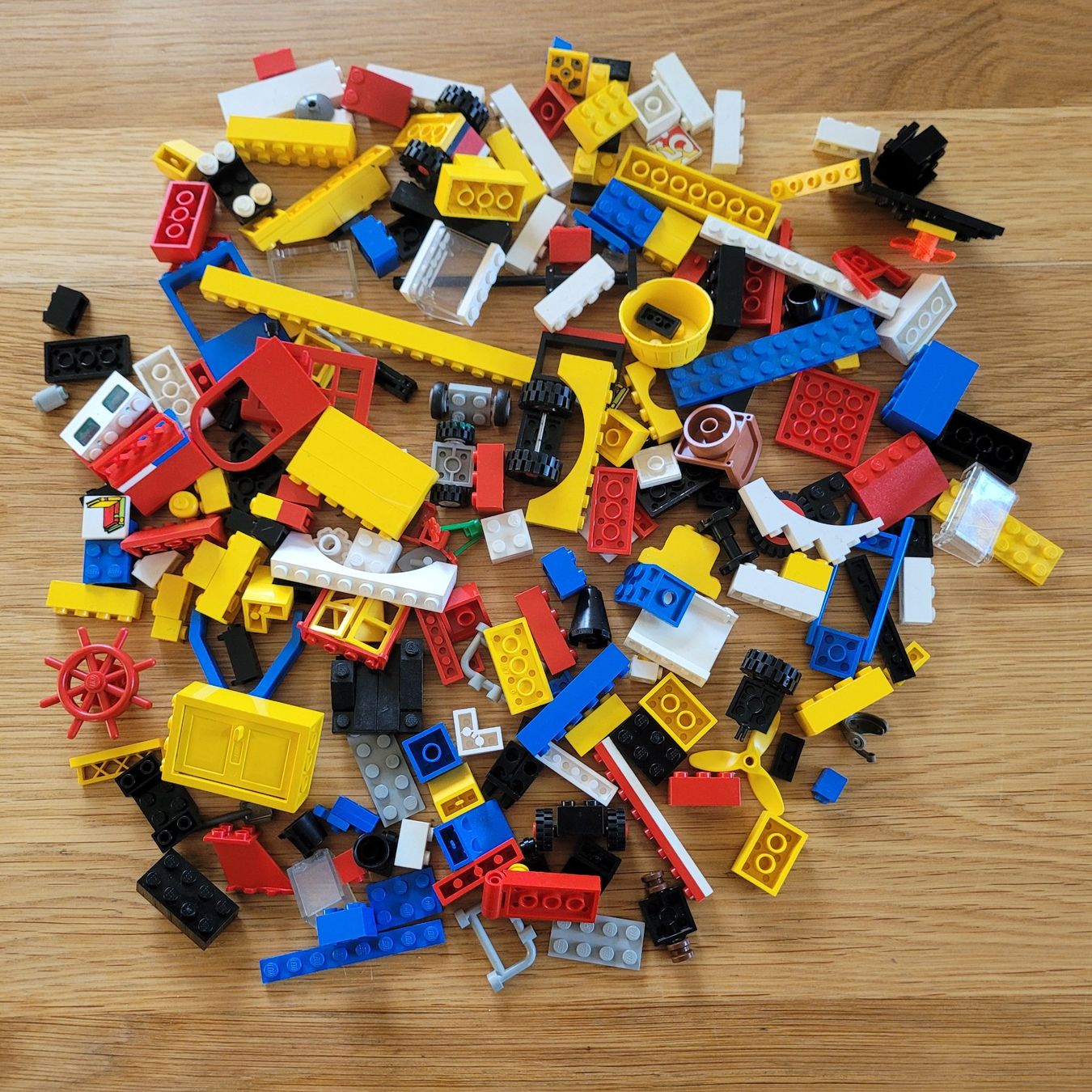 Lego Kit di costruzioni: Lot de LEGO 352grammes – Usato da Biel/Bienne venduto da Destockweb