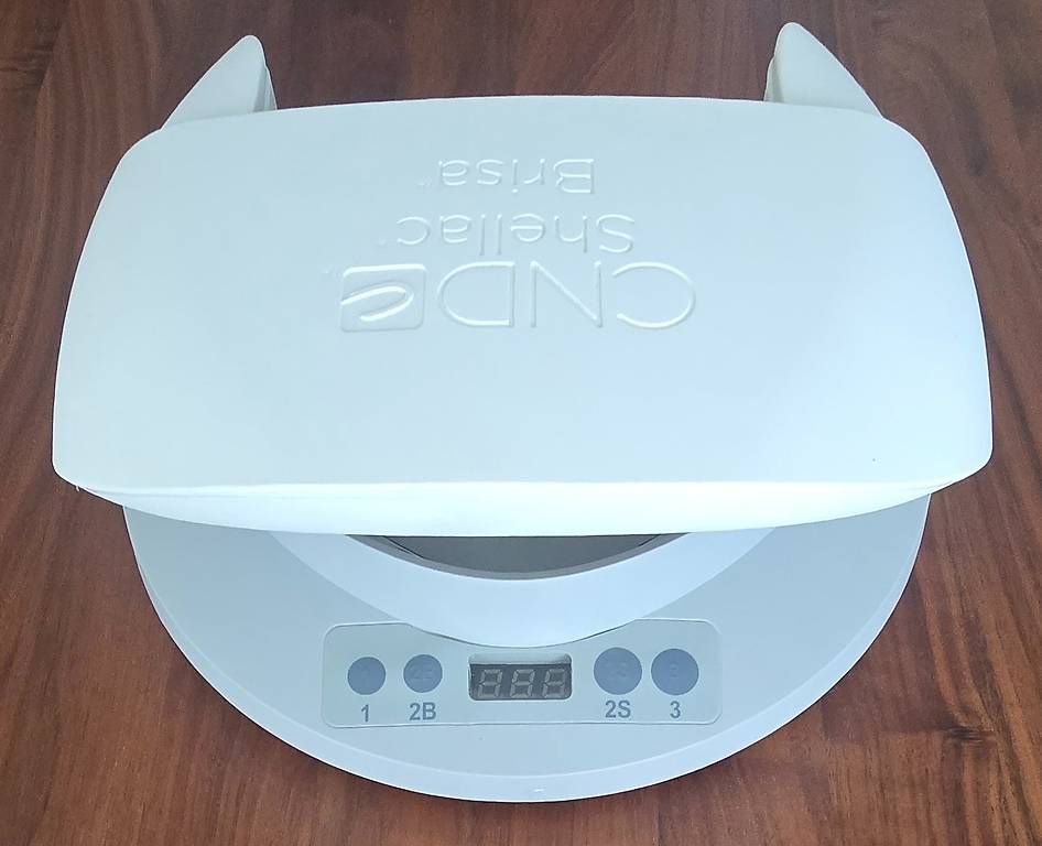 Künstliche Fingernägel: CND Nagel-Shellac's + Zubehör, UV-Lampe, einzel oder als Set – Gebraucht aus Seon von LaZZo 3