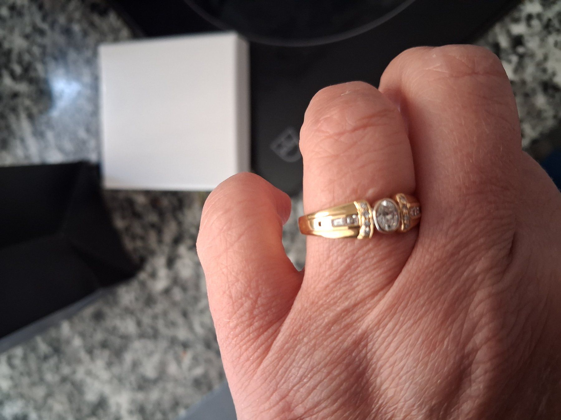 Ringe: Zeitloser Ring mit ovalem grossem Diamant 18K – Gebraucht aus Biel/Bienne von gabiname 3