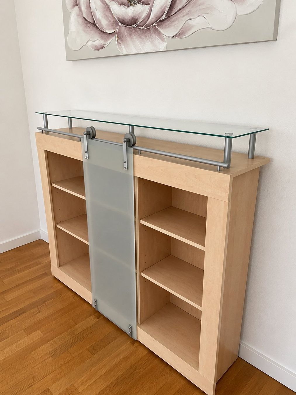 Cassettiere: Modernes Sideboard mit Glasaufsatz – Usato da Frauenfeld venduto da MeElEm 2