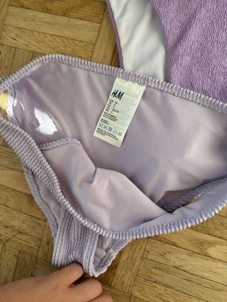 Badekleider & Bikinis: Maillot de bain violet  – Gebraucht aus Le Locle von Mayd_h 1