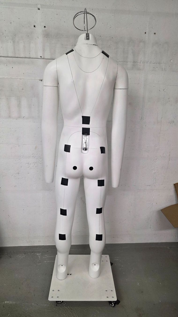 Sonstige Dekorationen & Accessoires: Professionelle Ghost Mannequin Damenfigur – Gebraucht aus Wettingen von EllyJ 1