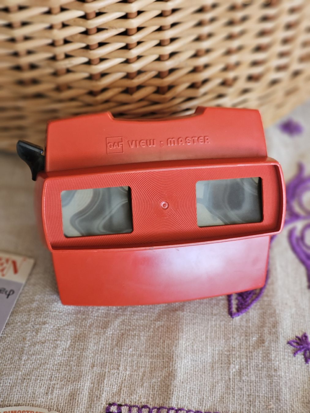 View-master Giocattoli: GAF View-Master rot mit Bildscheiben gebraucht – Usato da Niederrohrdorf venduto da DieBuechersammlerin 2