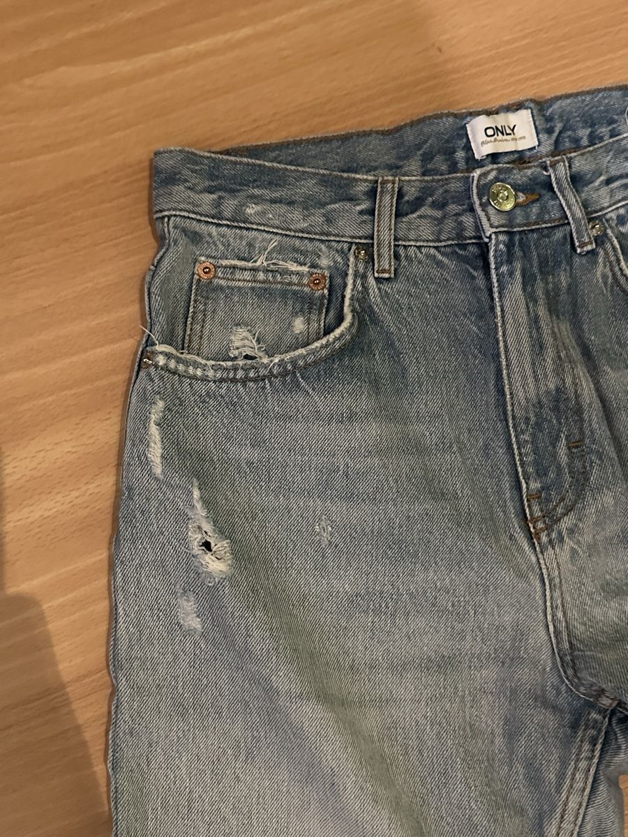 Only Jeans: ONLY Jeans, destroyed Look, Gr. 28/32, hellblau – Nuovo (secondo la descrizione) da Ernetschwil venduto da Amica099 1