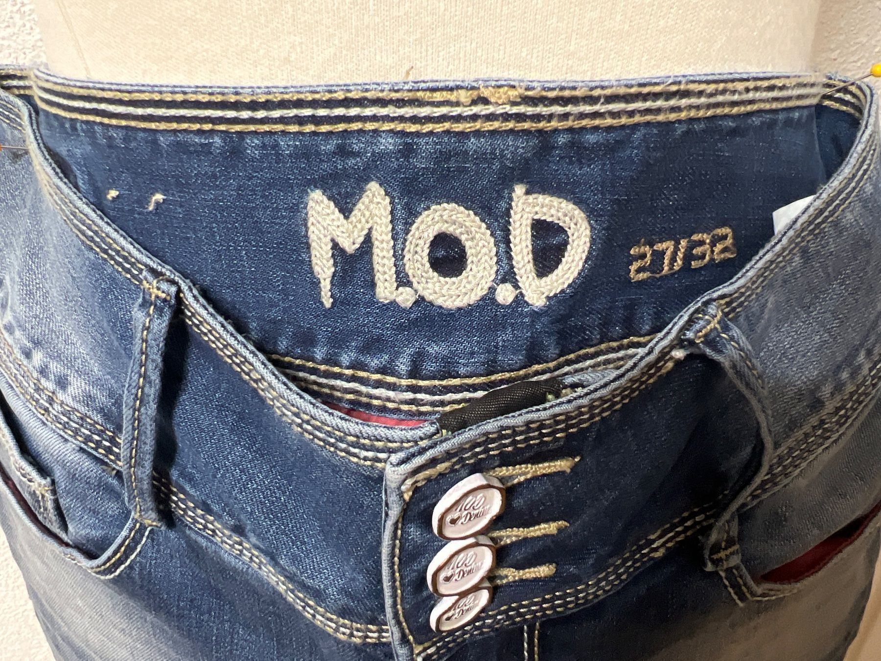 Jeans: lässige M.O.D Jeans 27/32 – Nuovo (secondo la descrizione) da Maienfeld venduto da 8796 1