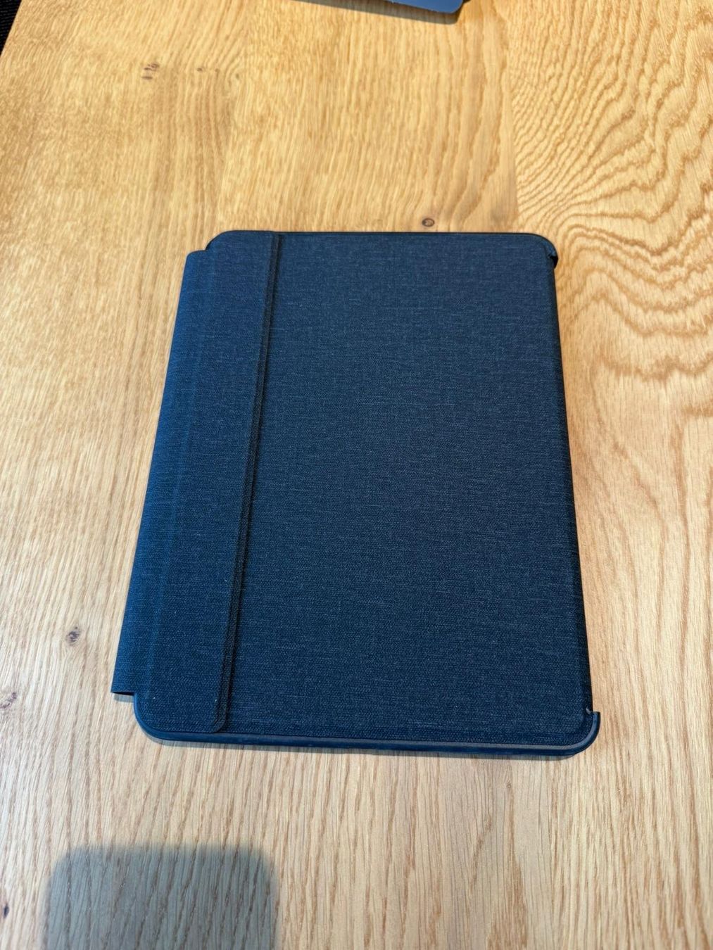 Apple Covers & Borse: QDOS Muse - IPad Air 10.9 (2020) – Nuovo e nell'imballaggio originale da Emmenbrücke venduto da natelo 3