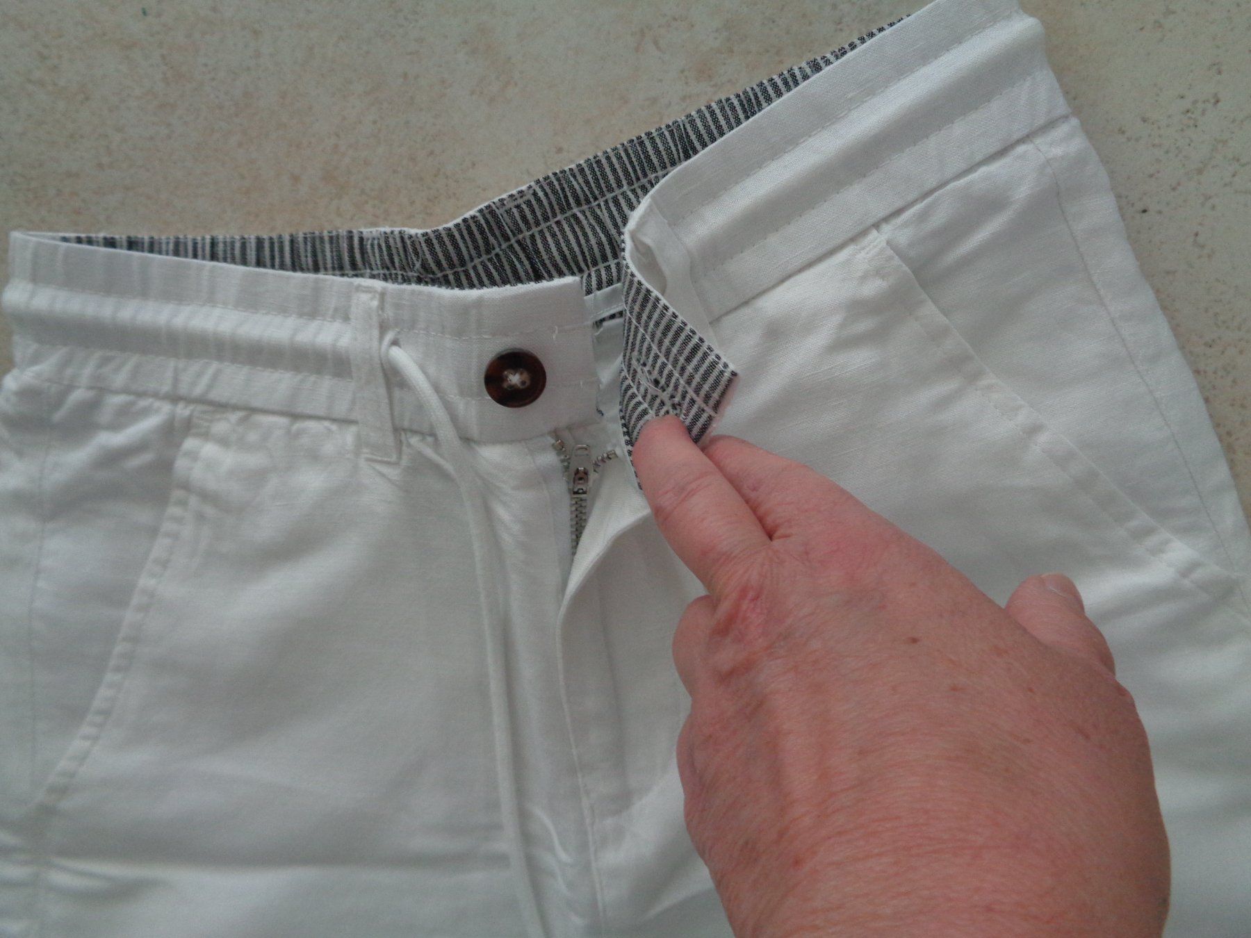 Pantaloni: Shorts  Grösse 29 – Usato da Kreuzlingen venduto da Robi-2003 2