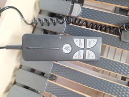 Bett mit elektrischem Bettrost