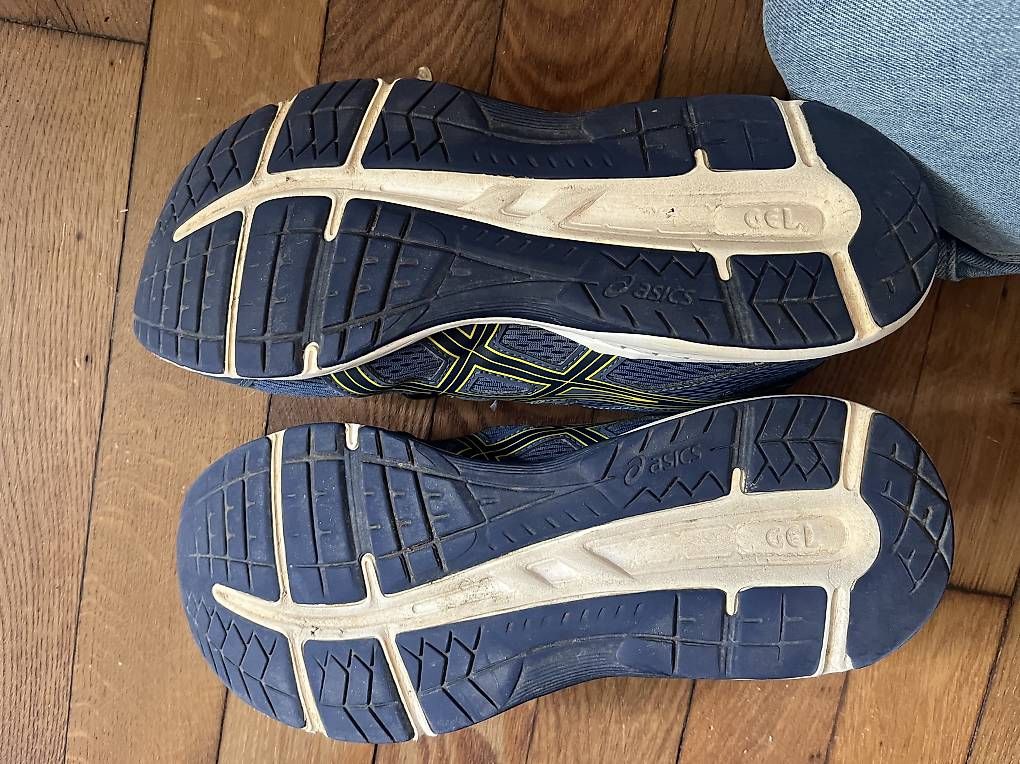 Scarpe da uomo: Asics Gel Contend 6 Laufschuhe 43.5 – Usato da Zürich venduto da lea_8j6n 2