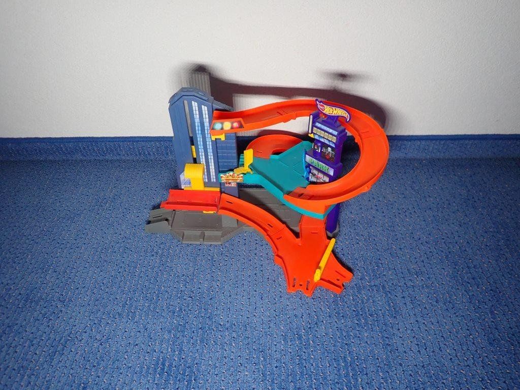 Hot Wheels Giocattoli: Hot Wheels Speedtropolis Playset Race 3 – Usato da Galgenen venduto da Marc98