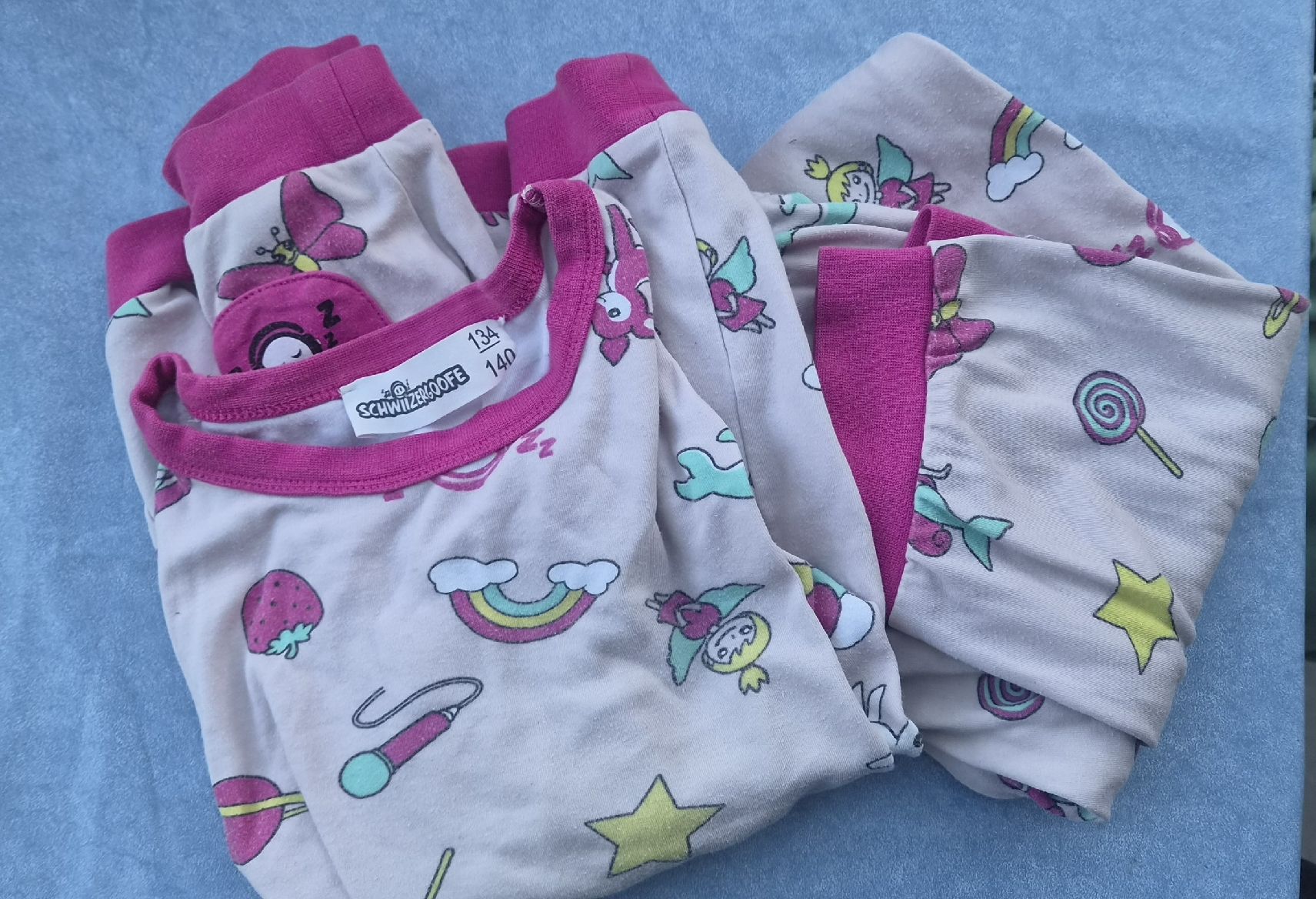 Pyjamas & Ähnliches: schwiizergoofe Pyama – Gebraucht aus Langwiesen von Mauna87