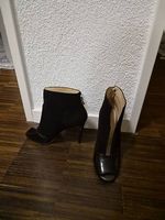 GUESS schwarze Peeptoe-Stiefeletten  Gr. 39