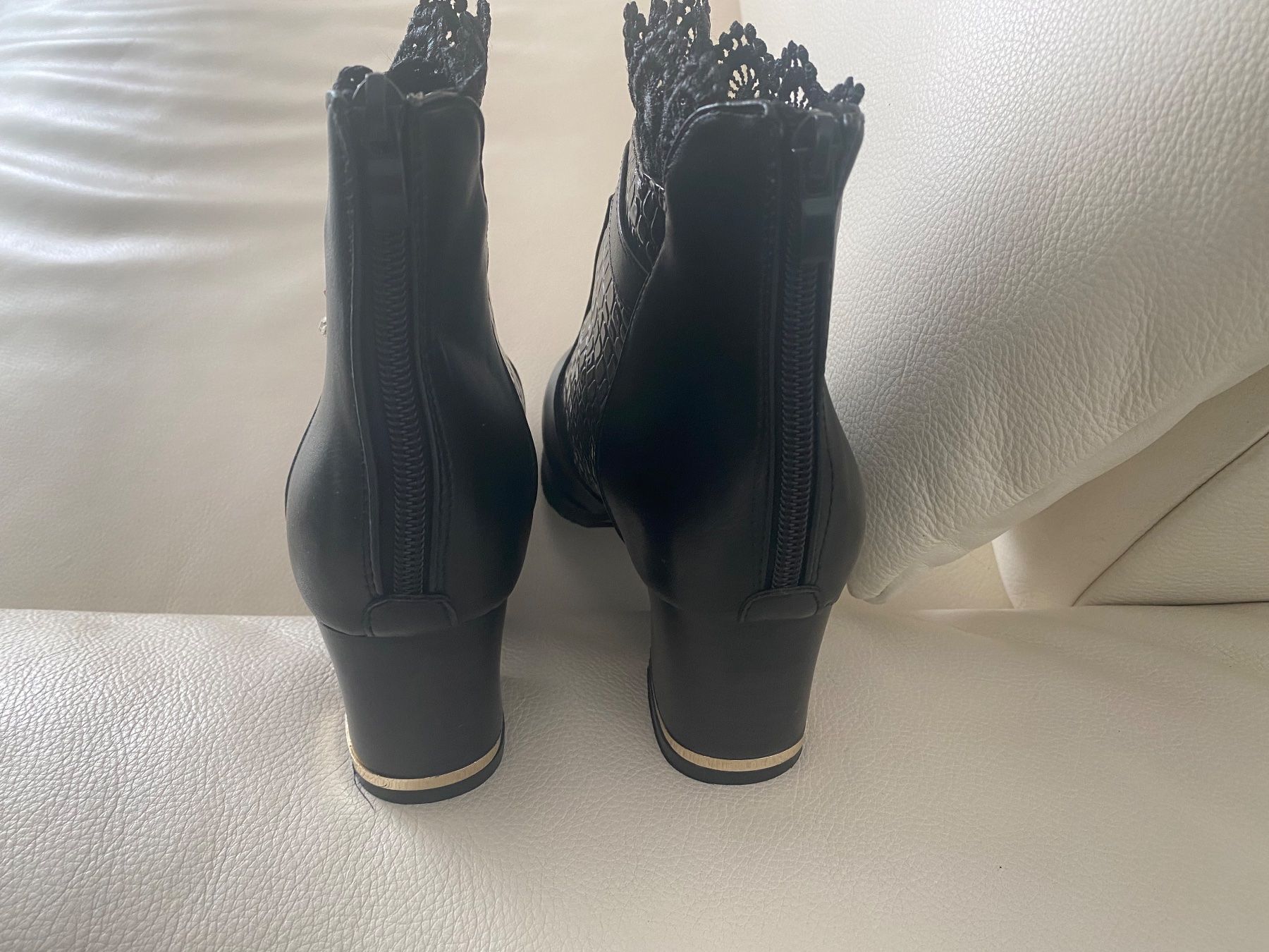 Scarpe da donna: stilvolle und edle Stiefeletten mit Décor, 38 – Nuovo (secondo la descrizione) da Winkel venduto da ferrari2022 7