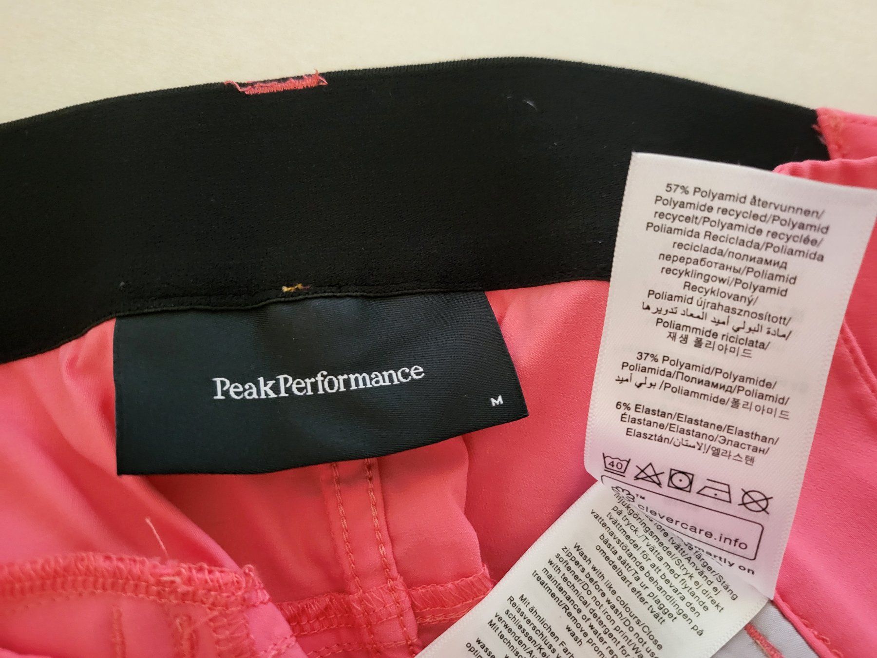Peak Performance Pantaloni: Set mit 3 Peak Performance Damen Shorts, Grösse M – Usato da Gattikon venduto da Andi1209 9