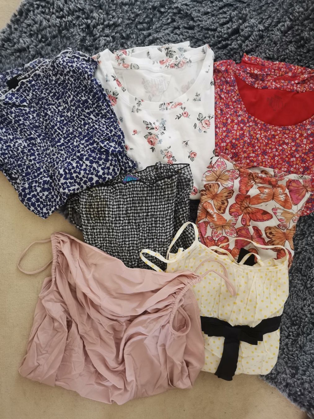 Kleiderpakete: Kleiderpacket Shirts Tops Gr. M – Gebraucht aus Therwil von JeannysTrendStyle