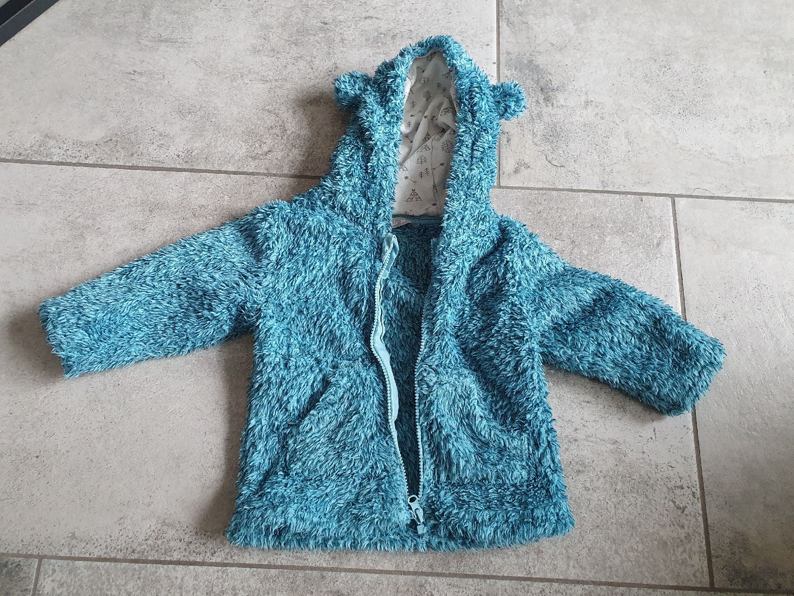 Maglioni & Felpe: Veste à capuche mi saison taille 68 – Usato da Le Noirmont venduto da Guiguiguette