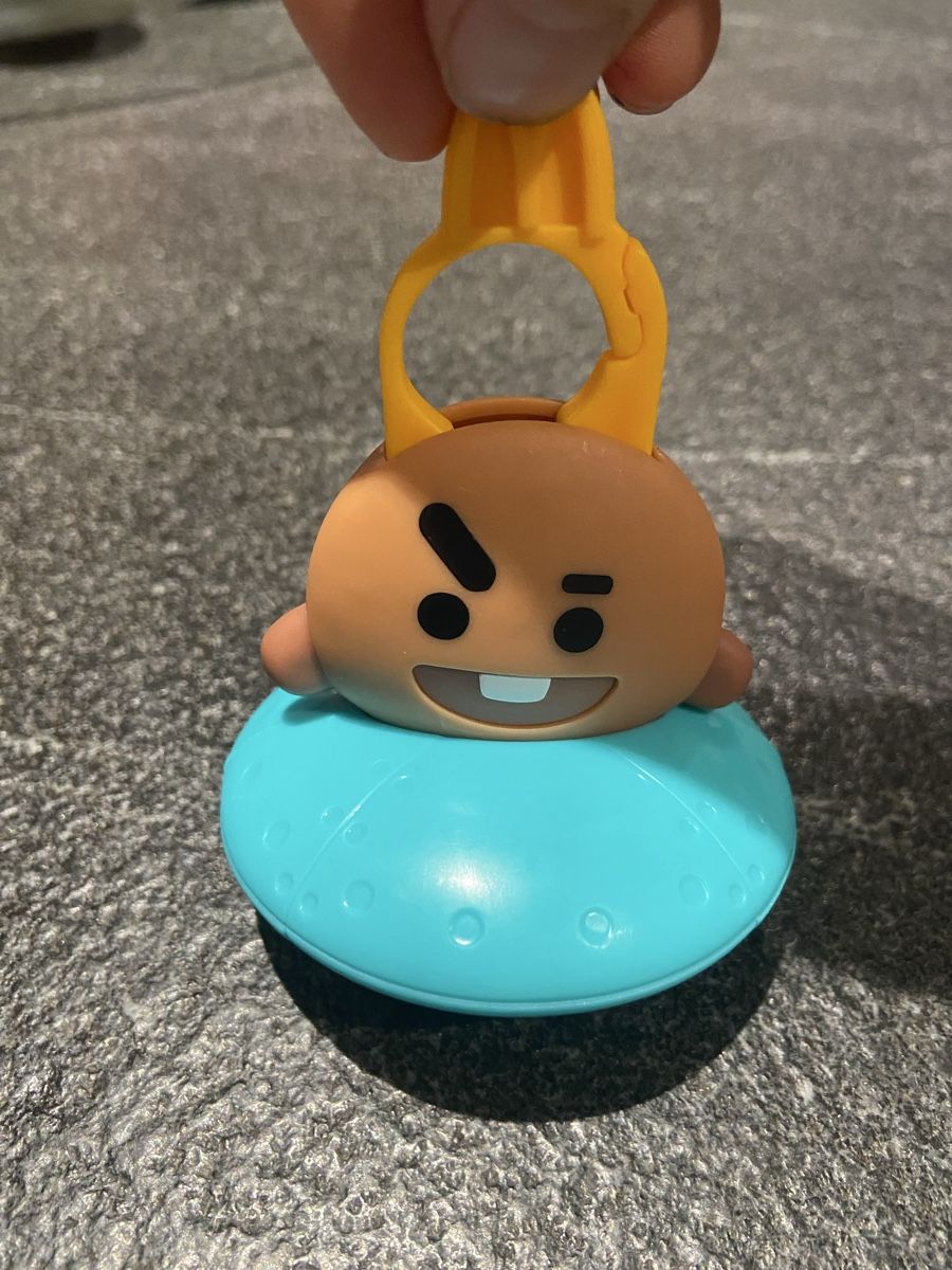 Mc Donald's Figurines: McDonalds BT21 Figur Shooky mit Box – Neuf avec emballage d'origine à Schwarzenburg par Aha016 1