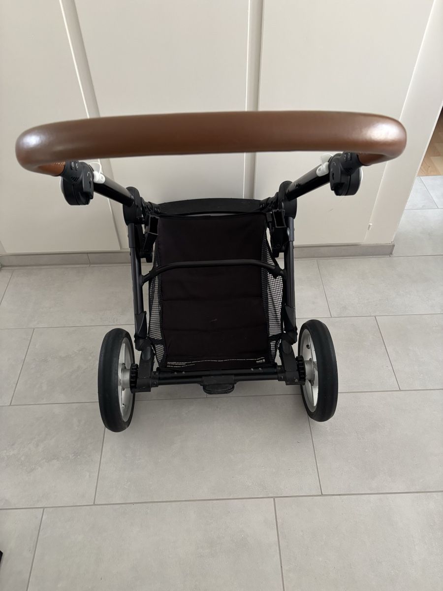 Mutsy Carrozzine: Mutsy Evo Kinderwagen braun, sehr guter Zustand – Usato da Urdorf venduto da rosenkohl01 4