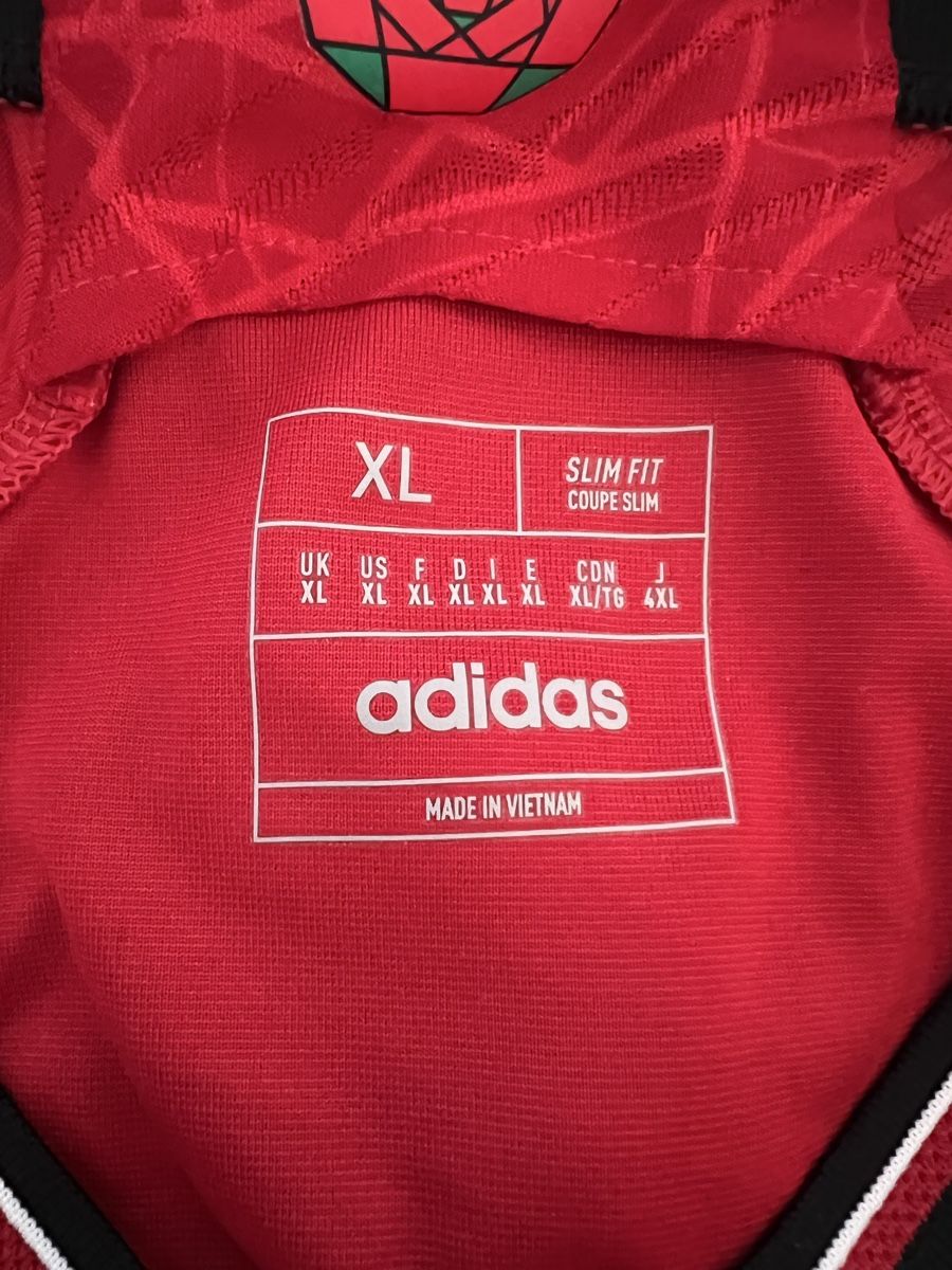 Manchester United Leibchen & Hosen: Manchester United Authentic Gr XL – Gebraucht aus Mümliswil von Calciopat 3