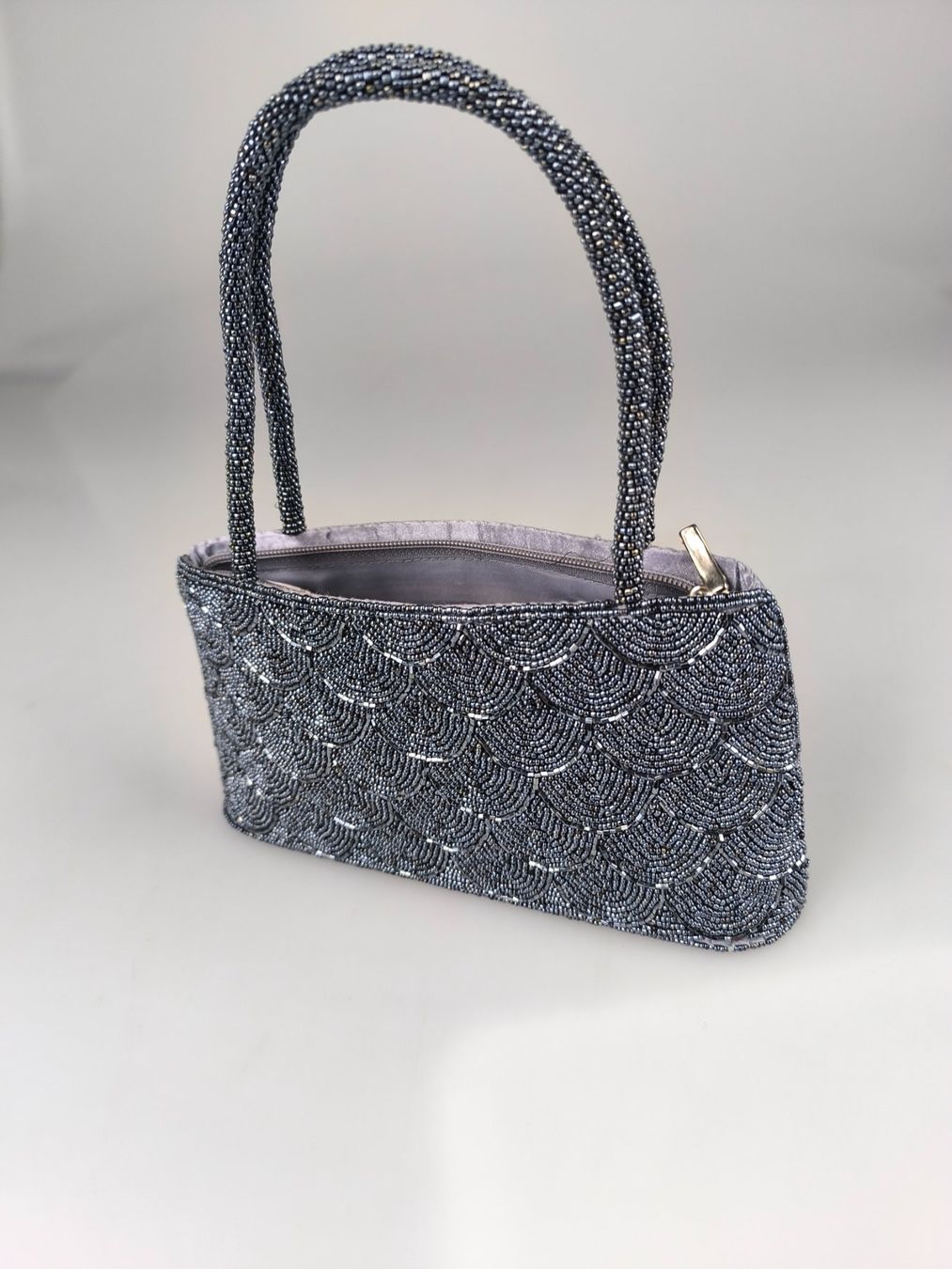 Borse da donna: Vintage-Handtasche Grau/Silber-Töne – Usato da Rüti ZH venduto da Restwert_Rueti_ZH 1