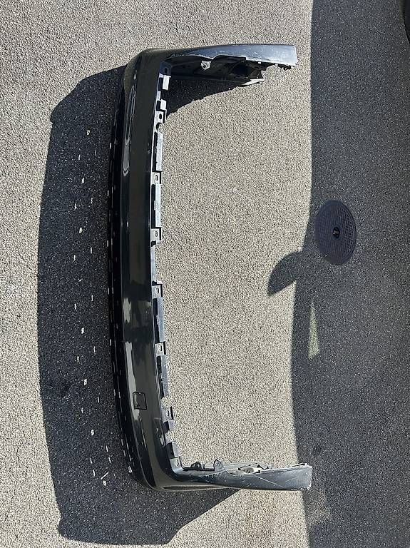 BMW Alle Autoersatzteile: Verkaufe eine original BMW Frontstoßstange e46 – Gebraucht aus Gränichen von boz_lpg5