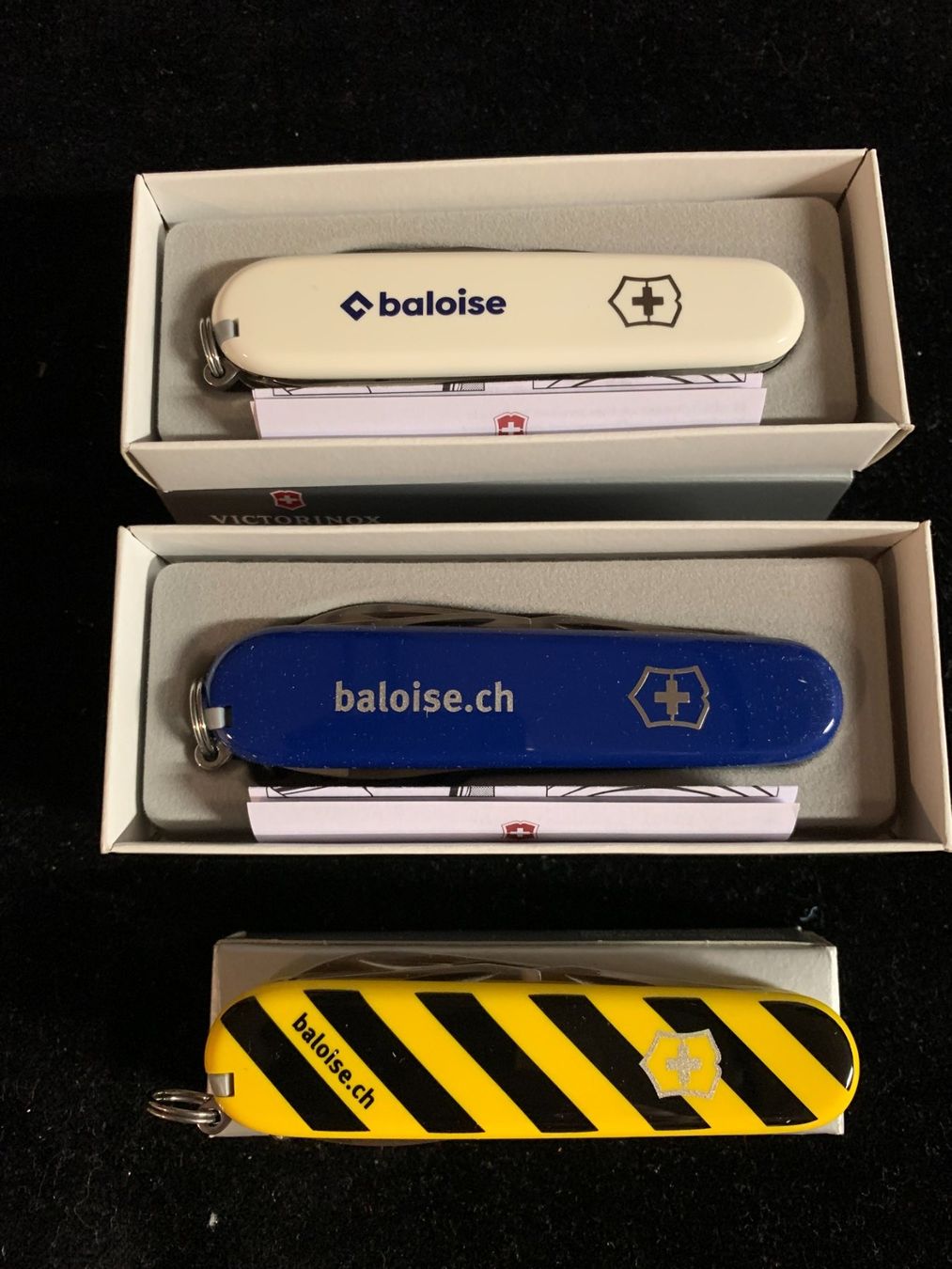Victorinox Coltelli tascabile: 3 Victorinox Taschenmesser " Baloise " – Nuovo e nell'imballaggio originale da Therwil venduto da Zelle13