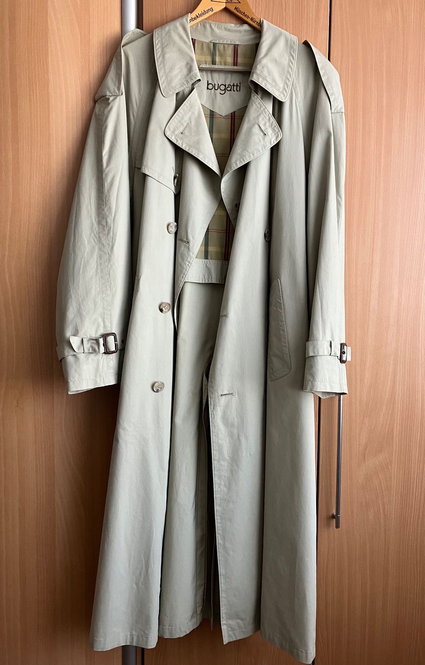 Bugatti Cappotti: Bugatti Trenchcoat, Gr. 52, neuwertig – Usato da Diepoldsau venduto da mabeapt