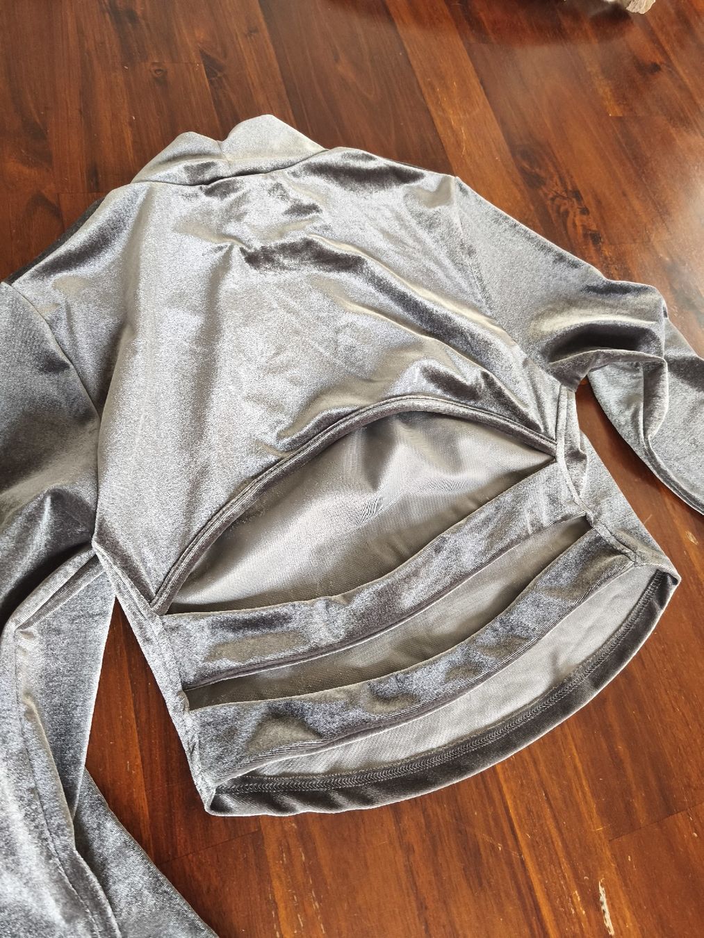 Blouses, T-shirts & Tops: Oberteil, Elegant. Grau. Grösse L – D'occasion à Wohlen AG par art_9qvl 1