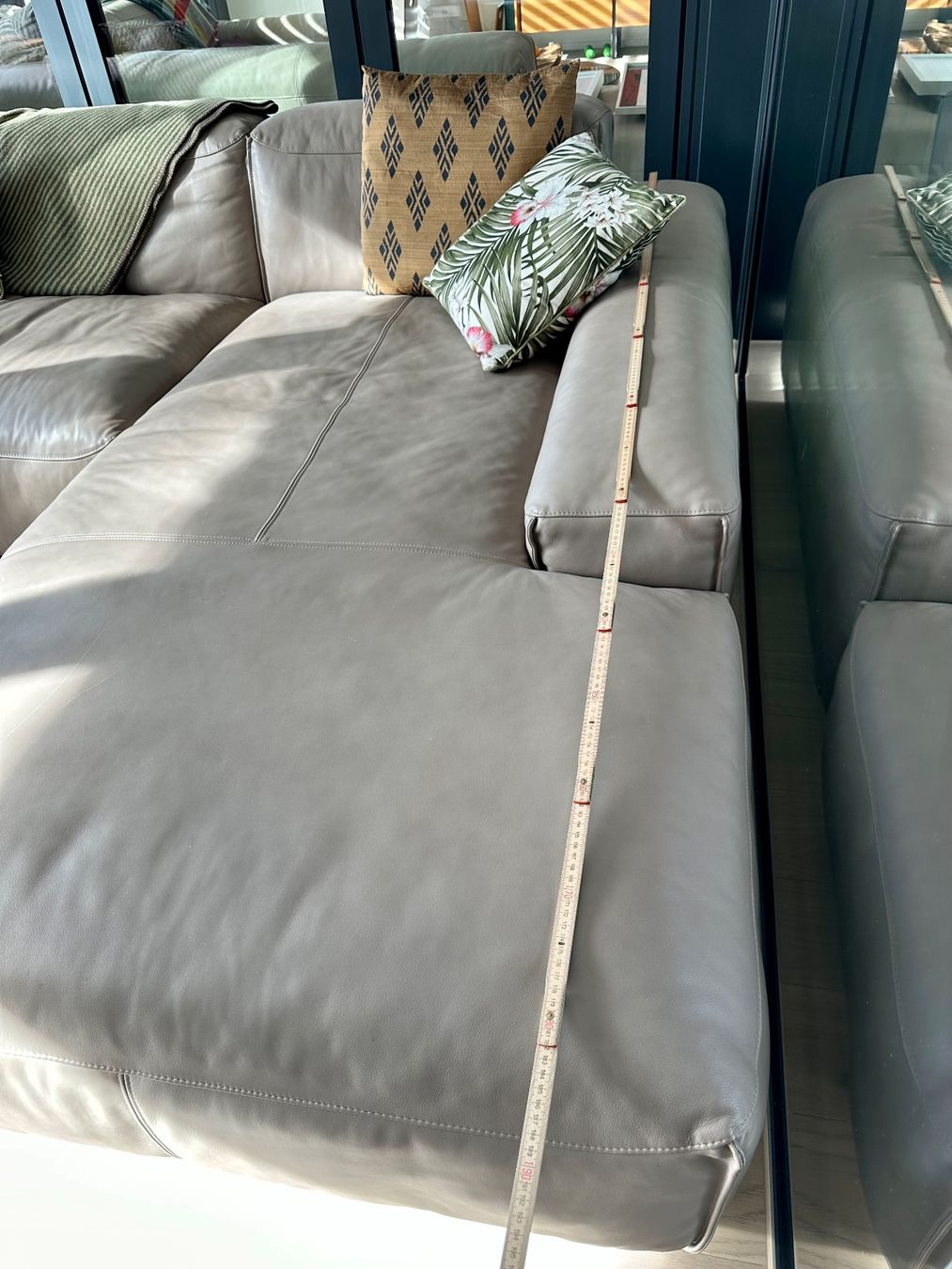 Rolf Benz Sofas: Original Rolf Benz Mio sofa – Gebraucht aus Uitikon Waldegg von  5