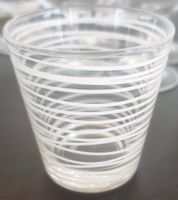 Glas mit weissen Streifen - Zeitloses Design, Top Zustand