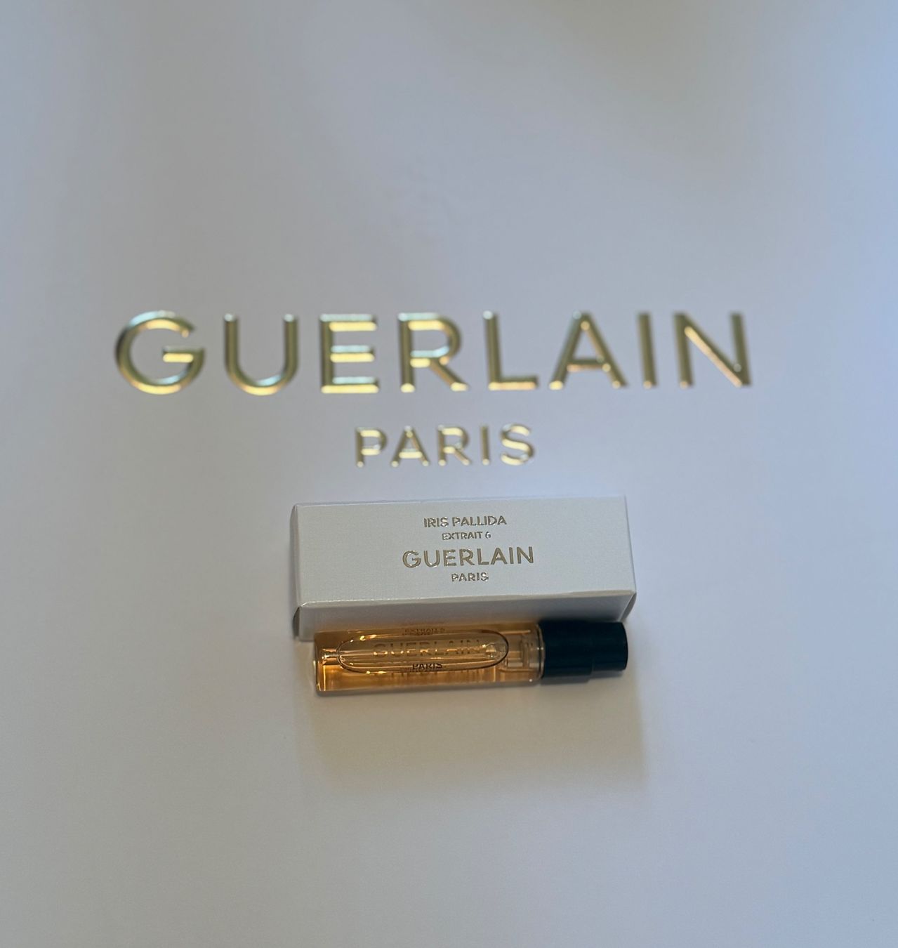 Guerlain Profumi & Eau de Toilette: Guerlain Iris Pallida Extrait 6 Eau de Parfum – Nuovo e nell'imballaggio originale da Luzern venduto da sas_r89l