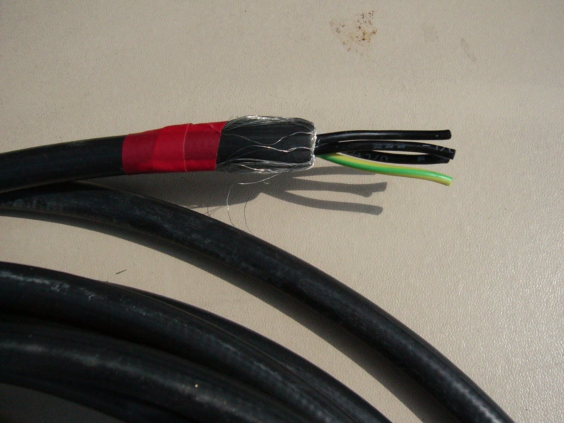 Igus Câbles: IGUS Chainflex Kabel 4x1.5mm2 – Neuf (Voir description) à Fulenbach par Hach0 5