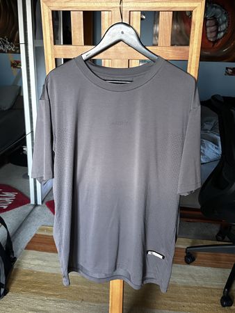 Satisfy Taupe Grey T-Shirt size XL