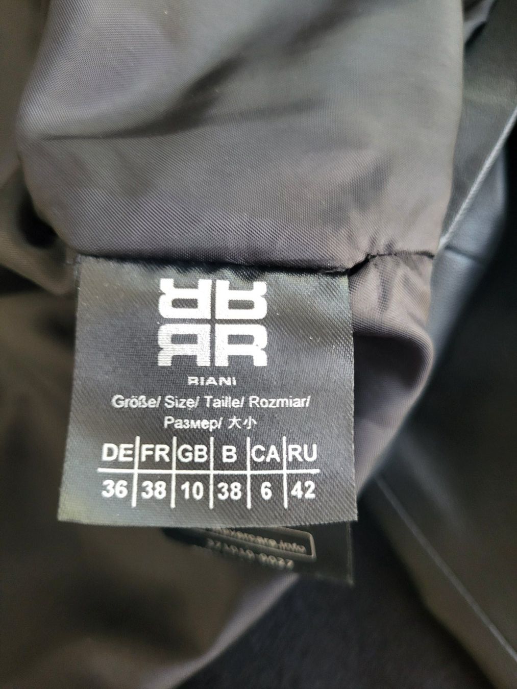 Riani Giacche: Schwarze Riani Lederjacke, Grösse 36 – Usato da Grüsch venduto da Marianna05 3