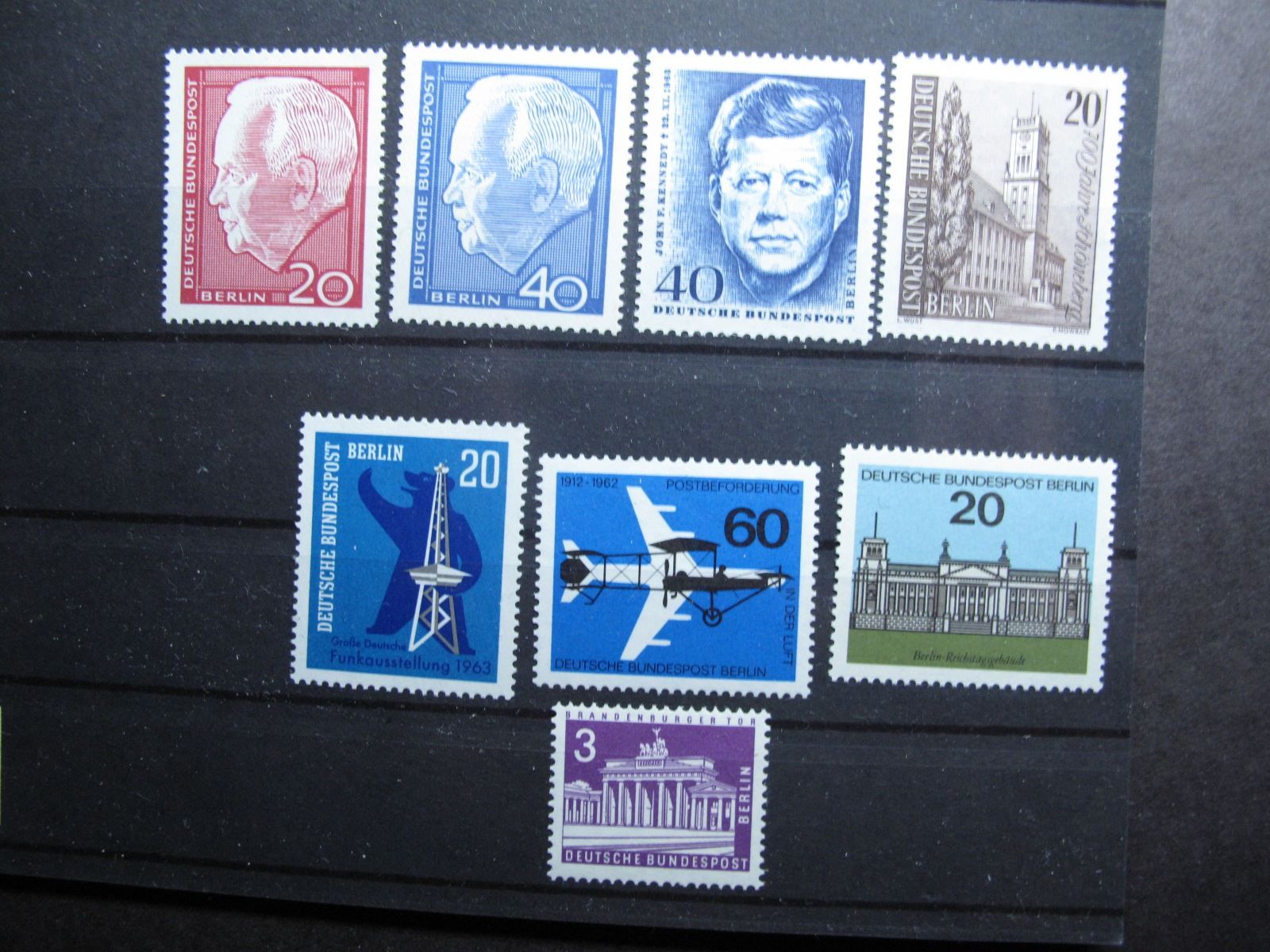 Tutti i francobolli: Berlin 1962 / 64 Luftpost / JF.Kennedy** – Usato da Wil SG venduto da fva01