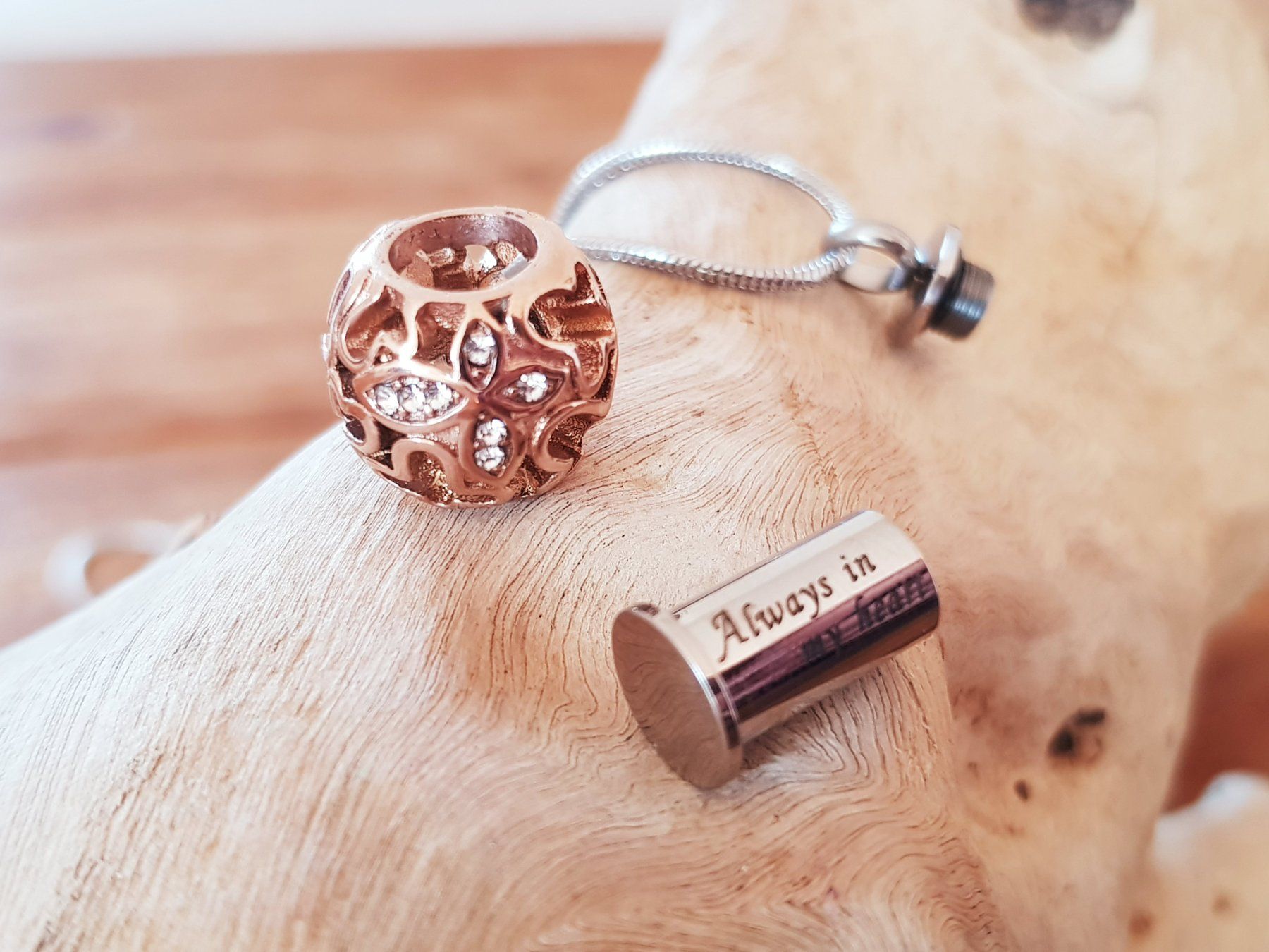 Anhänger: Urnenanhänger /Ascheschmuck / Kremation / Urne – Neu und originalverpackt aus Menziken von Zyropa 1