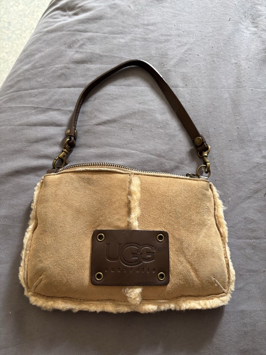 Ugg Borse da donna: Petit poussette UGG – Usato da Saxon venduto da and_9qkg