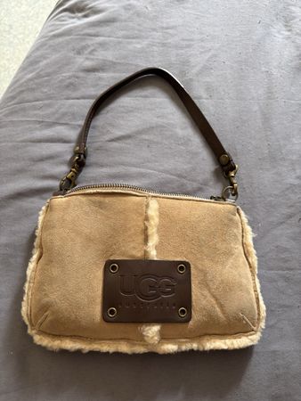 Petit poussette UGG