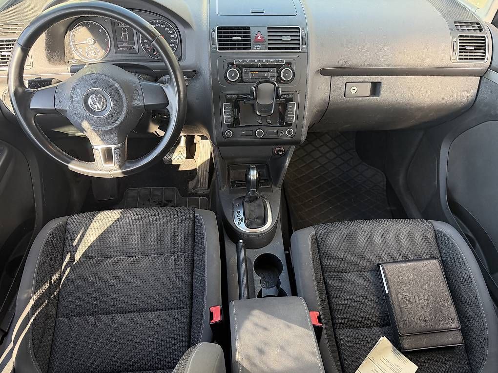 Automobili: VW Touran 1.6 TDI DSG – Usato da Luzern venduto da red_bull2 5